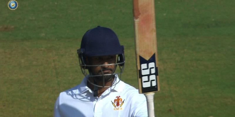 Mayank Agarwal schlägt den Ton, Bhuvneshwar Kumar schließt mit einem 8-Fer ab