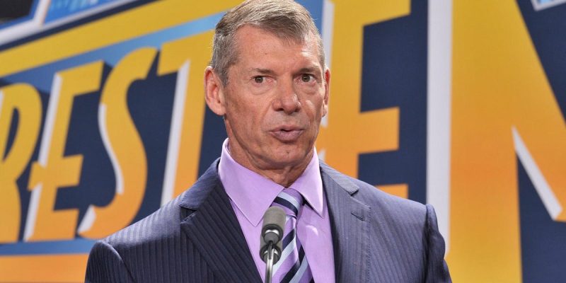 Vince McMahon wird in einer neuen, schrecklichen Klage wegen Sexhandels genannt