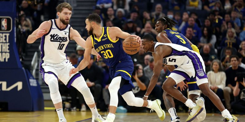 NBA-Fans feuern Steph Curry an, nachdem ein Fehler im späten Spiel den Kings den Sieg in einem Thriller beschert hat