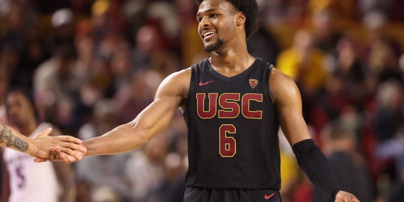 Mit 7,6 Millionen Followern übertrifft LeBron James‘ Sohn Bronny James im Jahr 2024 dominante College-Hooper wie Angel Reese und Caitlin Clark auf Instagram