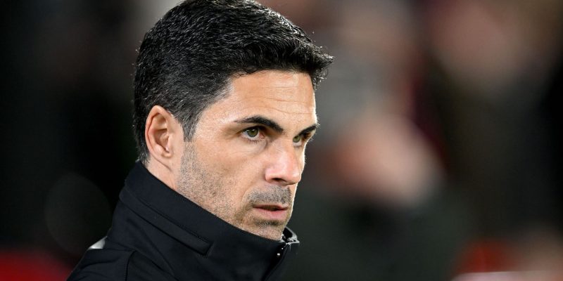 Der Star von Arsenal gibt zu, dass es bisher keine Vertragsverhandlungen gegeben hat, obwohl sein Vertrag diesen Sommer ausläuft