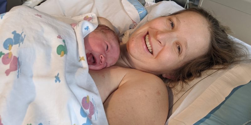 Vaginale Geburt im Krankenhaus mit langem Übergang während der Omicron-COVID-Welle