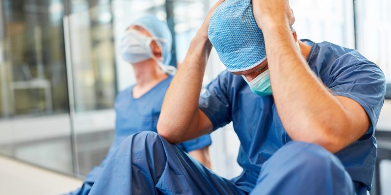 Studie zeigt, dass Burnout und berufliche Unzufriedenheit Ärzte dazu veranlassen, ihre Praxen zu verlassen