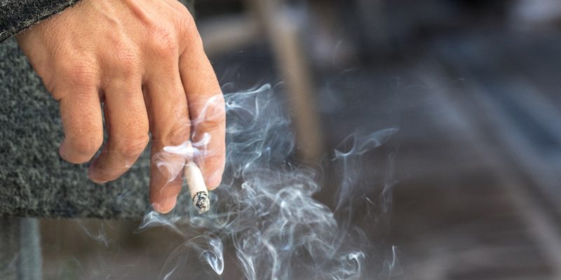 Rauchen führt zum Absterben roter Blutkörperchen, was zu Anämie und Durchblutungsstörungen führt