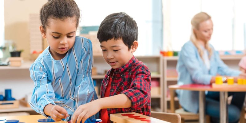 Die 11 wichtigsten sozialen Fähigkeiten, die man Kindern beibringen sollte