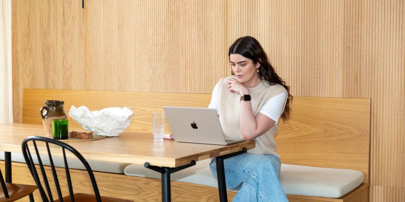 Vier Homeoffice-Uniformen von Sezane