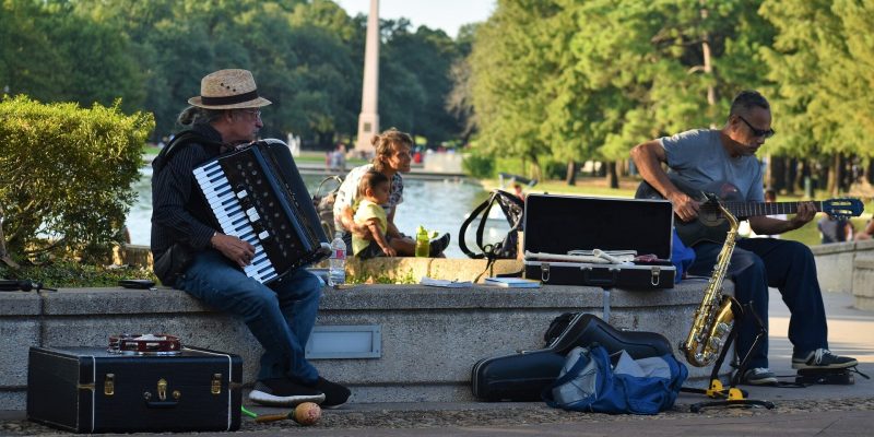 Das Spielen eines Instruments soll bei älteren Erwachsenen zu einer besseren Gehirngesundheit führen