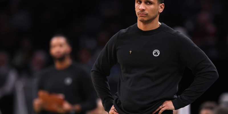 Joe Mazulla gibt seine beste Bill-Belichick-Sourpuss-Imitation