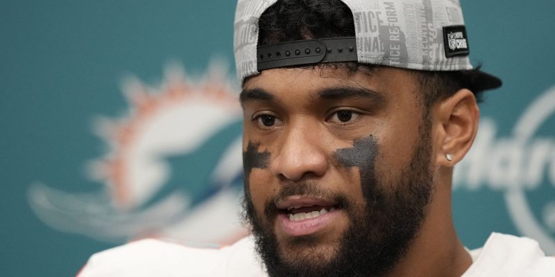 Tua Tagovailoa steht vor Wut der Fans, nachdem die Dolphins von den Ravens geschlagen wurden: "Wenn man es zur Genüge betrachtet, ist er ein Betrüger"