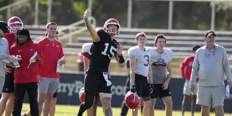 Spielt Carson Beck heute im Orange Bowl?  Der Status des Georgia QB wird untersucht
