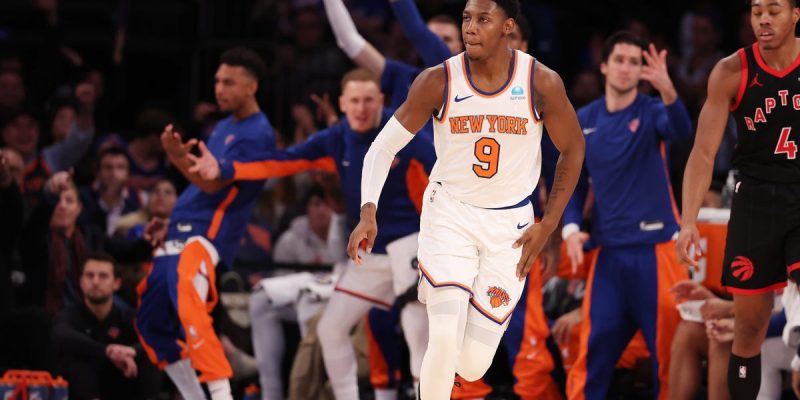 Die New York Knicks machen einen Handel mit der Mannschaft, die sie verklagen