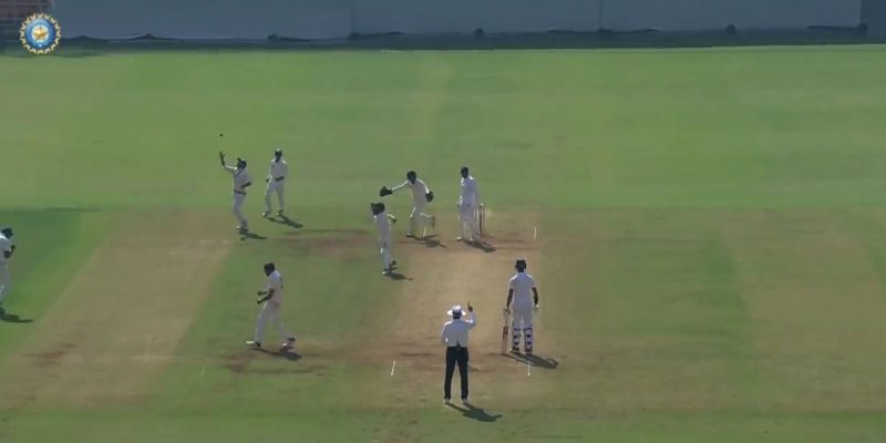 Siddharth Desai holt sich 7, während Gujarat einen atemberaubenden Sieg über Karnataka einfährt;  Mumbai besiegte Andhra um 10 Wickets