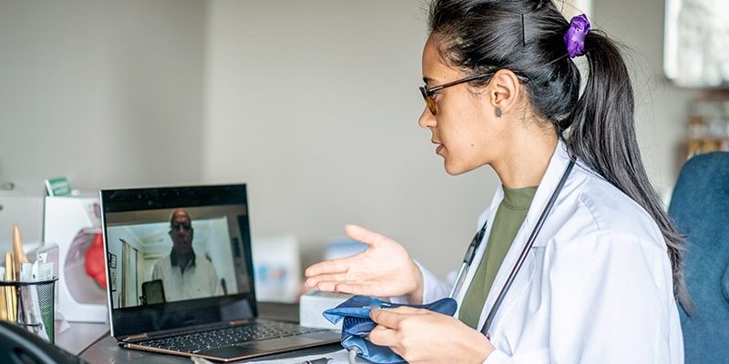 Doc verklagt Staat wegen „veralteter“ Telegesundheitsregeln