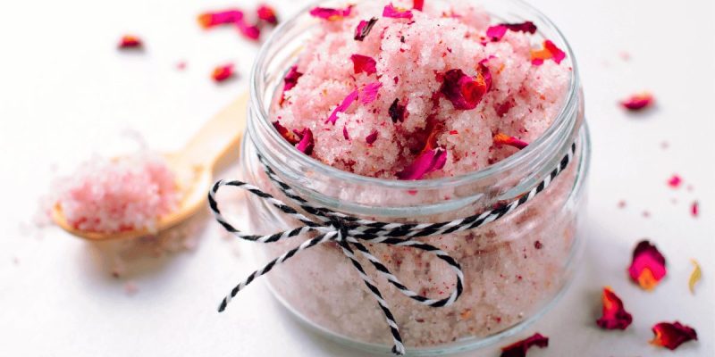 Rezept für ein Rosen-Körperpeeling